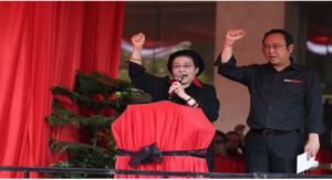 - Ketua Umum DPP PDI Perjuangan (PDIP), Megawati Soekarnoputri, meresmikan Monumen Peristiwa Kudatuli yang berada di halaman Kantor Partai, Jalan Diponegoro Nomor 58, Menteng, Jakarta Pusat, Senin (27/7).