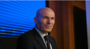 Federasi Sepakbola Prancis (FFF) telah menunjuk Zinedine Zidane menjadi pelatih Timnas Prancis. Zidane menggantikan Didier Deschamps yang mundur setelah membawa Prancis finis di peringkat keempat Piala Dunia 2026.