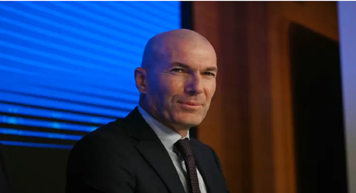 Federasi Sepakbola Prancis (FFF) telah menunjuk Zinedine Zidane menjadi pelatih Timnas Prancis. Zidane menggantikan Didier Deschamps yang mundur setelah membawa Prancis finis di peringkat keempat Piala Dunia 2026.