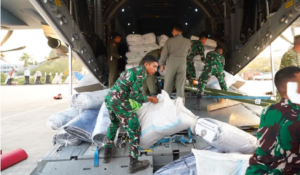 TNI Angkatan Udara (TNI AU) telah mengirim tenaga kesehatan (nakes) untuk membantu menangani masyarakat yang terdampak gempa bumi di Nusa Tenggara Timur (NTT), Selasa (18/8).