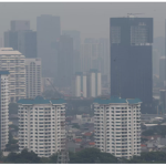 Bila dicermati, kondisi udara DKI Jakarta selalu buruk tiap hari, bahkan sepekan terakhir bergerak antara terburuk kedua dan ketiga dunia. Fakta ini tidak sejalan dengan ambisi Jakarta menjadi kota gloal pada 2040 nanti yang salah satu kriterianya ligkungan bersih terbebas dari polusi.