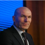 Federasi Sepakbola Prancis (FFF) telah menunjuk Zinedine Zidane menjadi pelatih Timnas Prancis. Zidane menggantikan Didier Deschamps yang mundur setelah membawa Prancis finis di peringkat keempat Piala Dunia 2026.