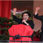 - Ketua Umum DPP PDI Perjuangan (PDIP), Megawati Soekarnoputri, meresmikan Monumen Peristiwa Kudatuli yang berada di halaman Kantor Partai, Jalan Diponegoro Nomor 58, Menteng, Jakarta Pusat, Senin (27/7).